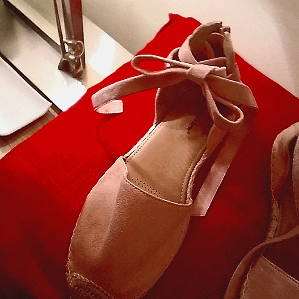 PALE PINK suede espadril Never Worn